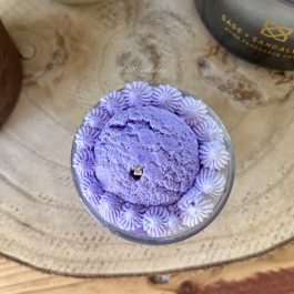 Bougie artisanale à la violette