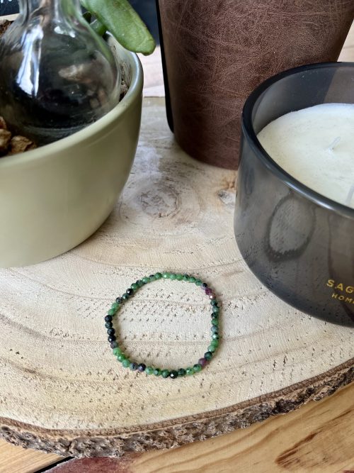 bracelet énergie en rubis zoïsite facettée